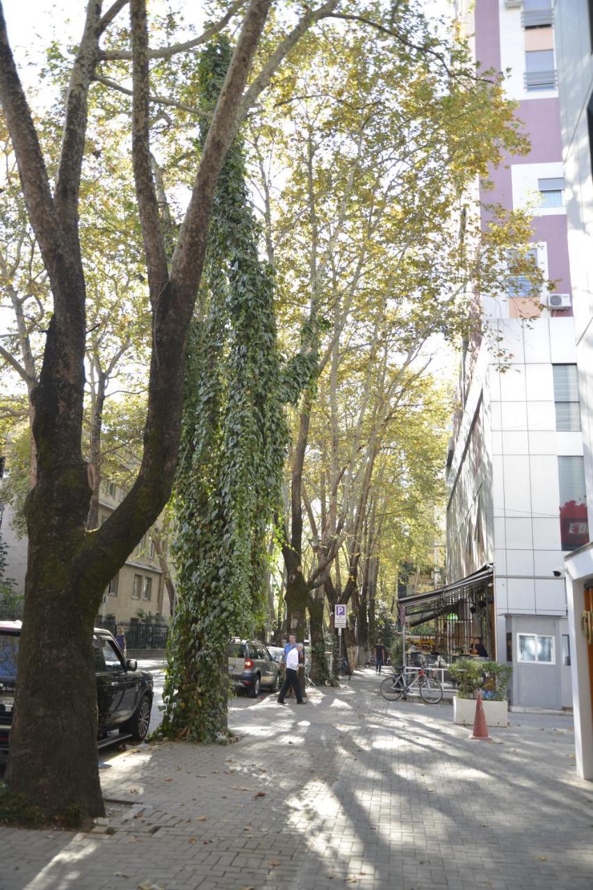 Haris Apartments Tirana Exterior photo